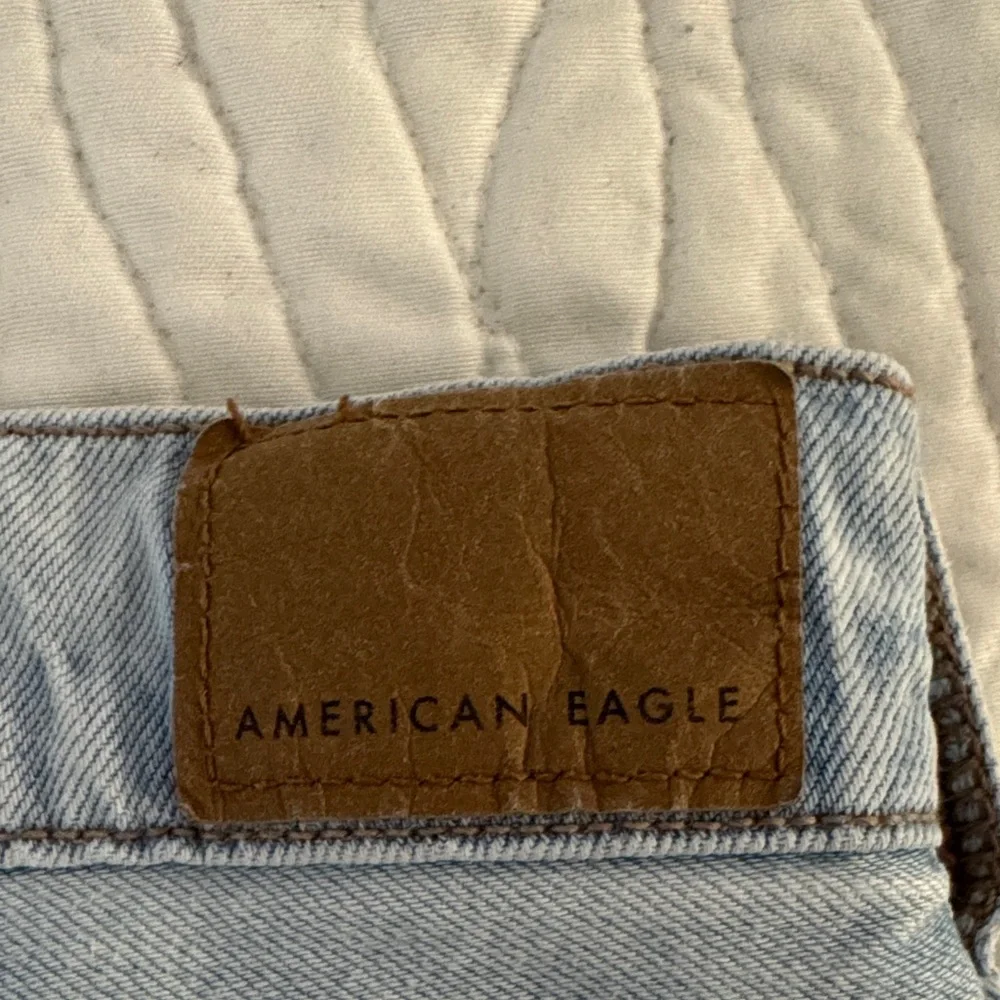 American Eagle Outfitters Light Wash Wide Leg Jeans - Picture 6 of 9